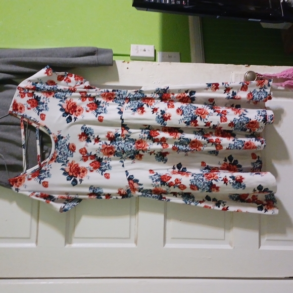 Dress - Picture 2 of 3